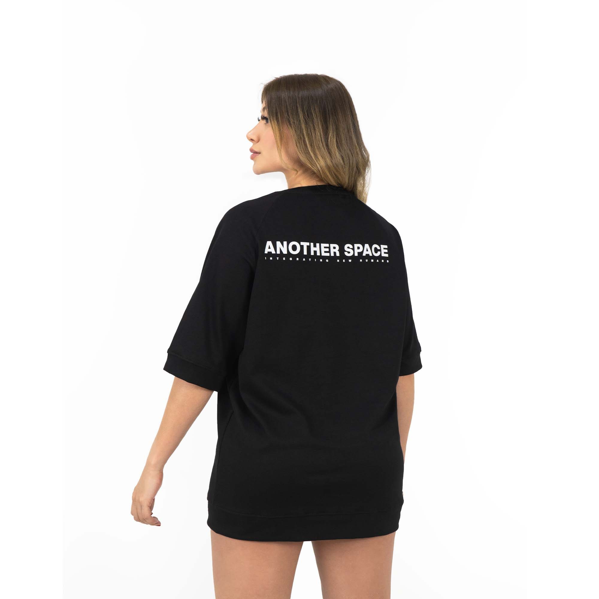 Camiseta negra oversize mujer sale